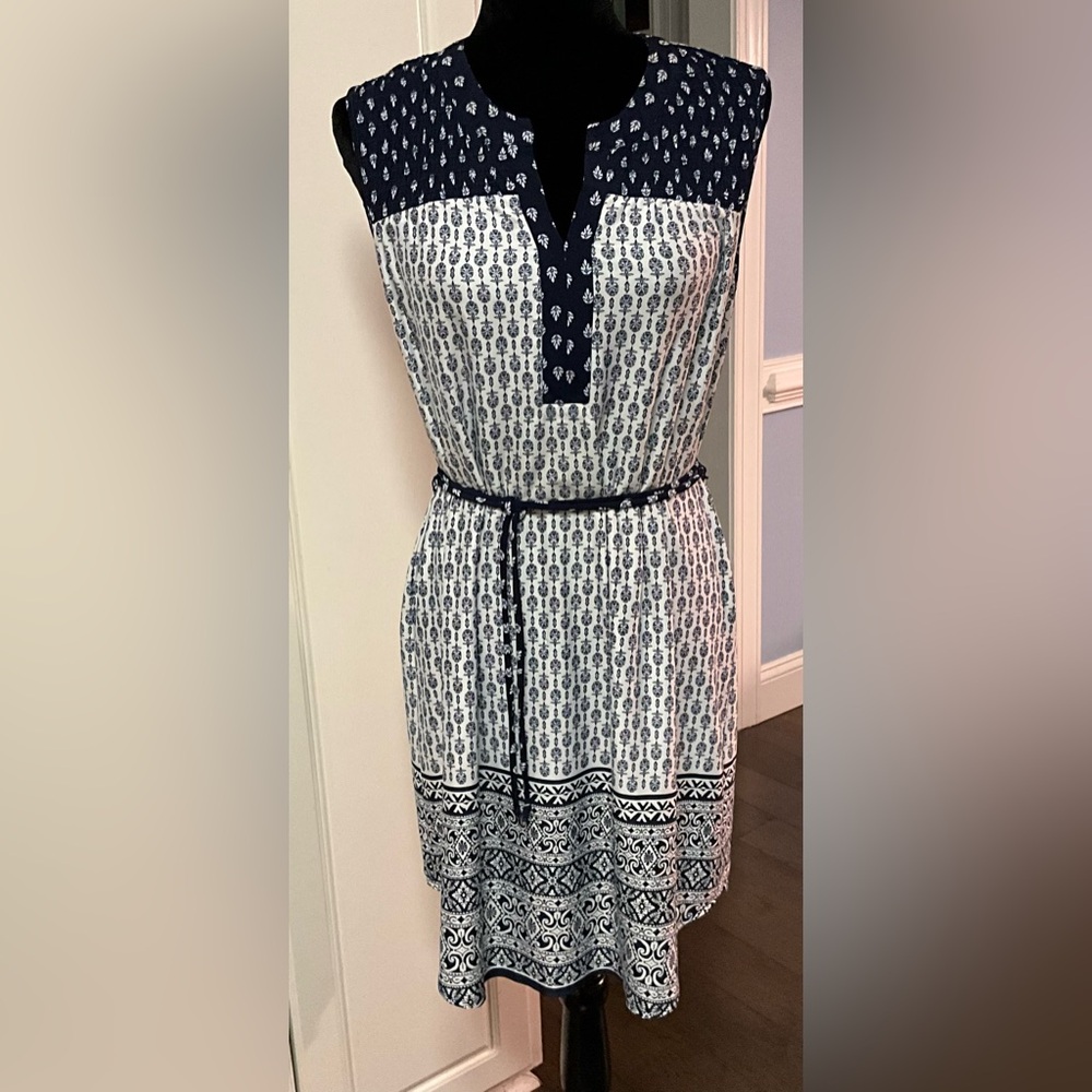 EUC Navy & White Dress Sleeveless Lightweight Stretchy